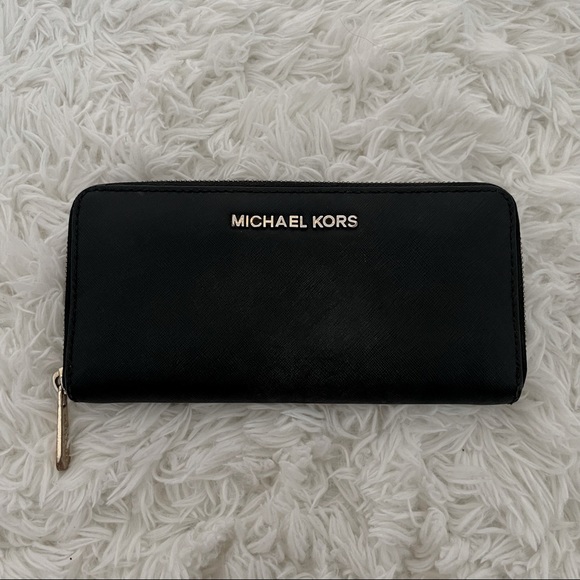 Michael Kors Handbags - Michael Kors Full Zip Black Wallet